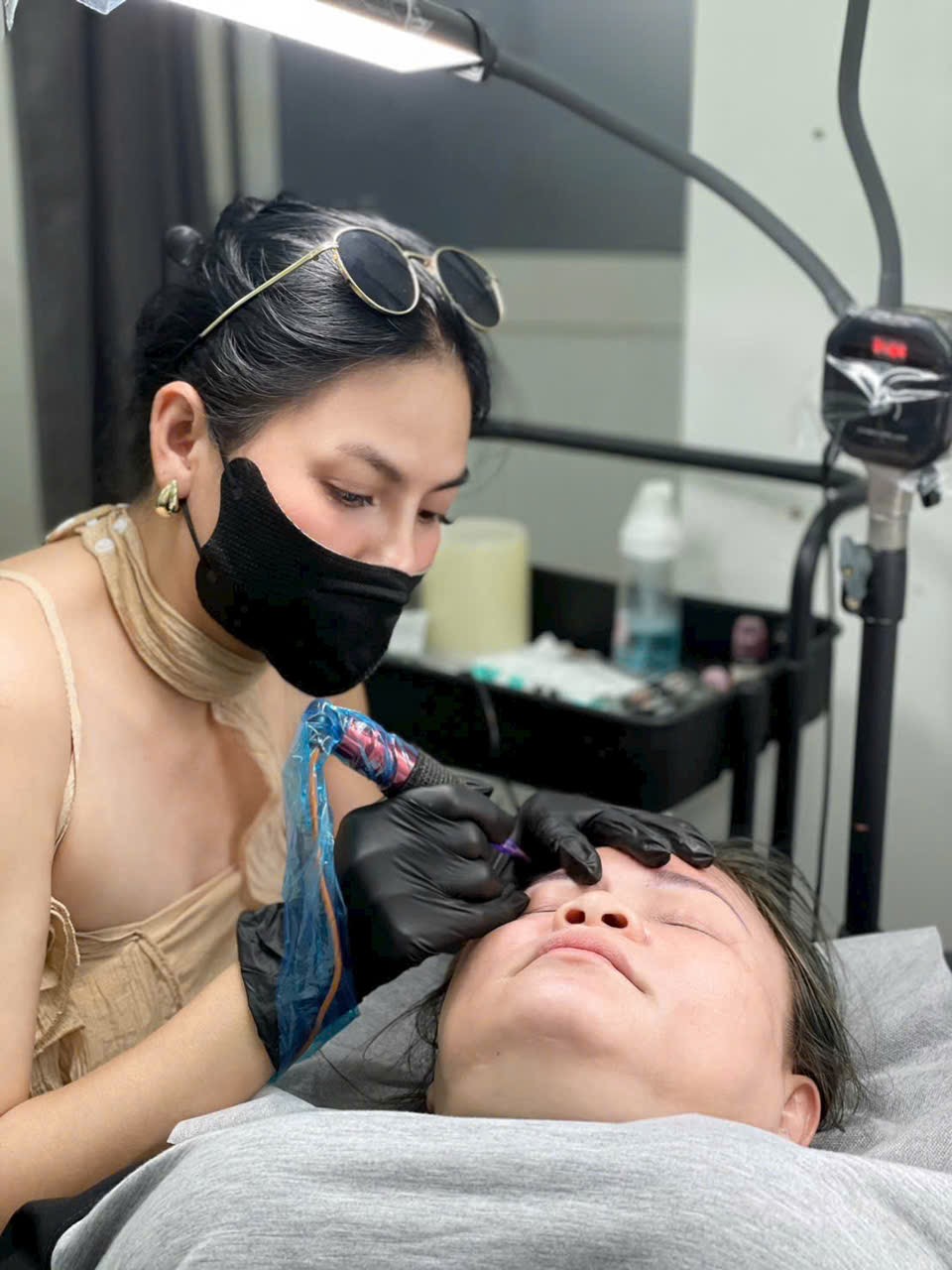 Chuyên viên đang làm việc